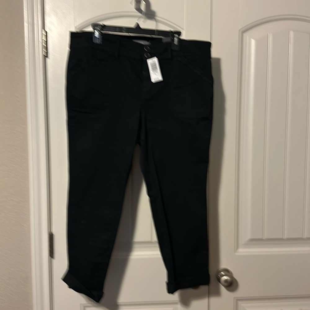 Torrid size 18 military crop pants.